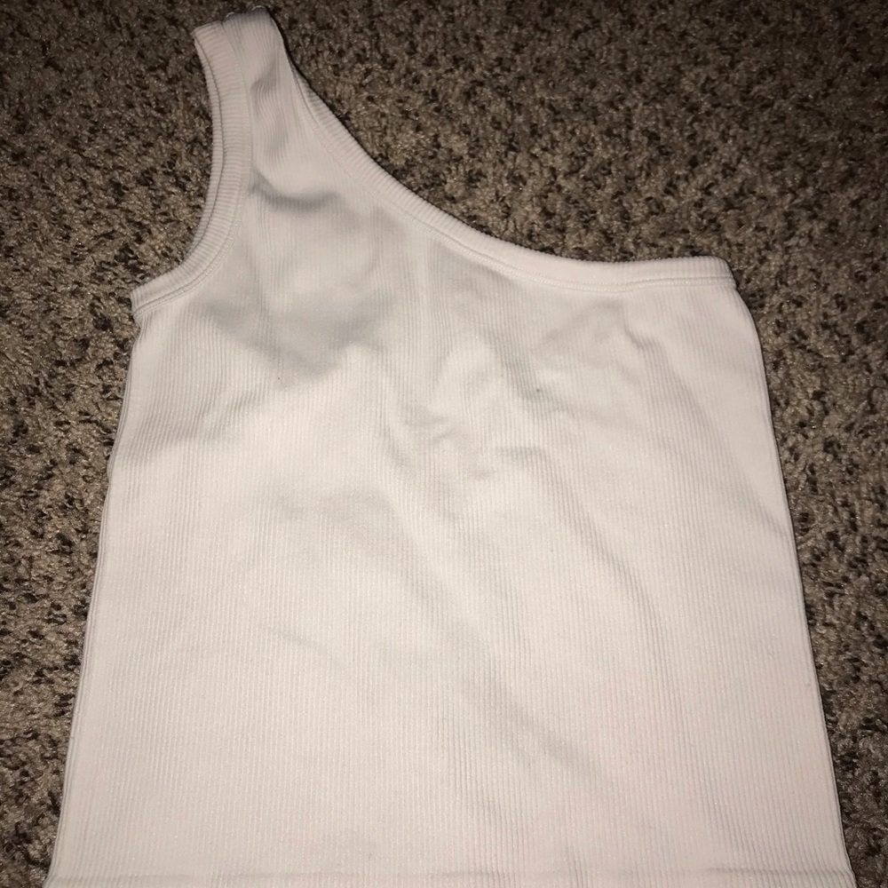 one shoulder crop top